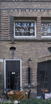Linker deur met raam 1e etage.
<br/>
Corrie Groen- Pickhard, 2015-12-30